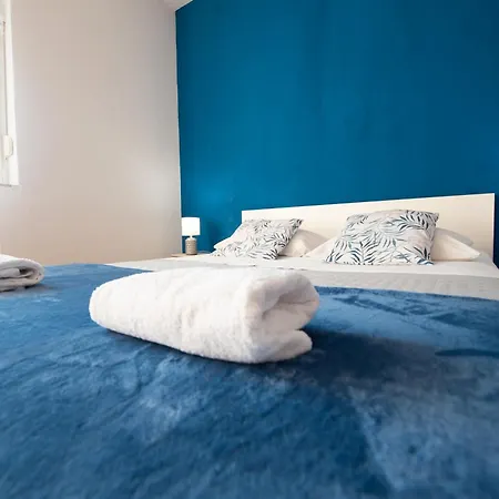 Penthouse Lux Mareta